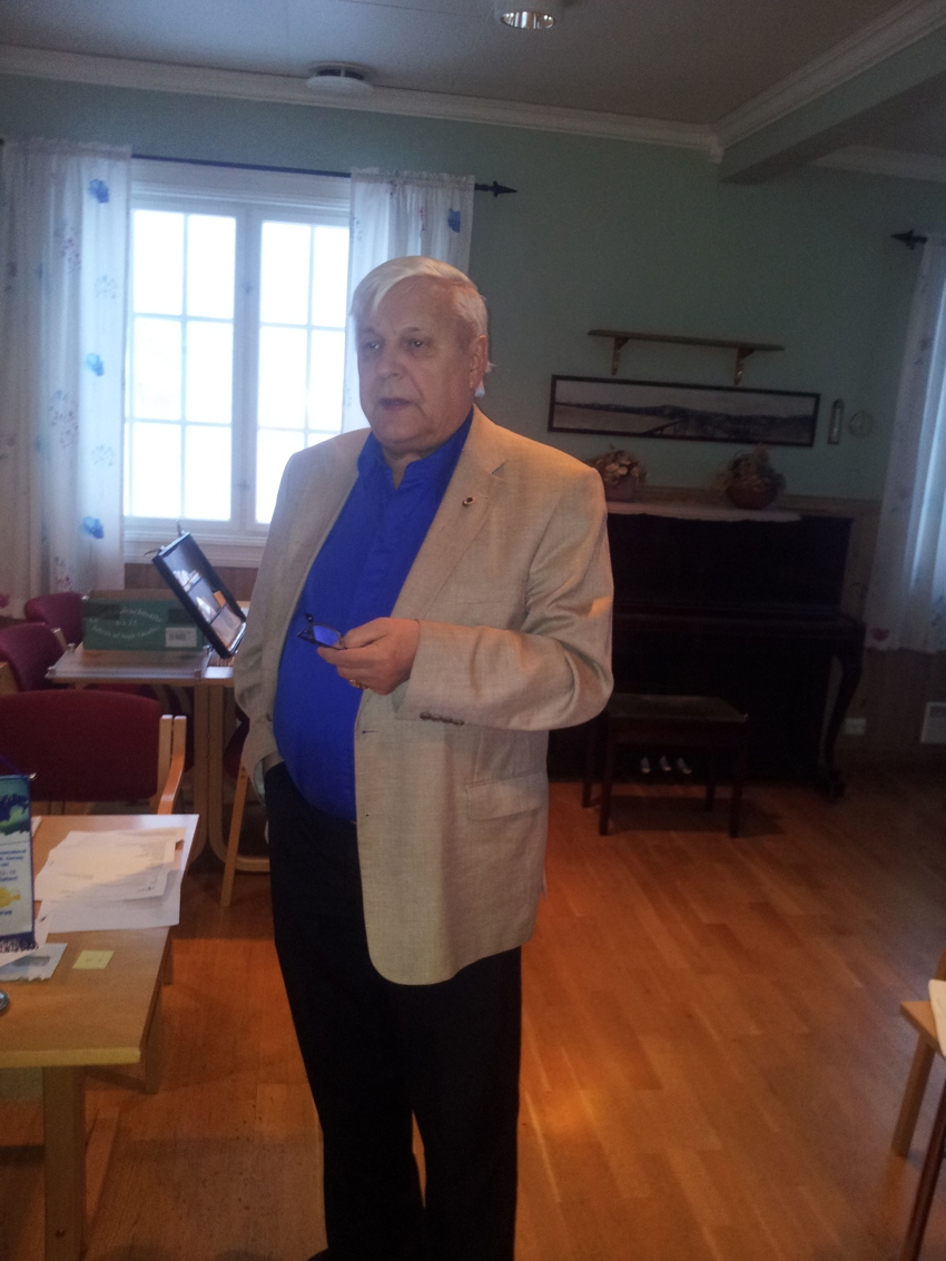 HELPING HANDS VENSMOEN